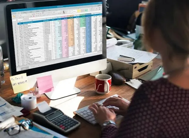 Como criar uma planilha financeira pessoal no Excel ou Google Sheets