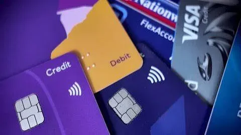 Cartão de crédito ou cartão de débito: quais são as diferenças?