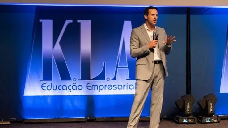 Mentalidade de Rico segundo Ben Zruel: o que muda na forma de lidar com o dinheiro
