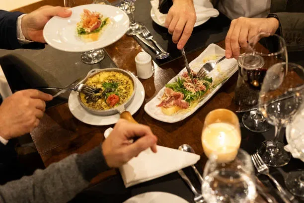 Quanto gastar com restaurantes sem destruir o orçamento