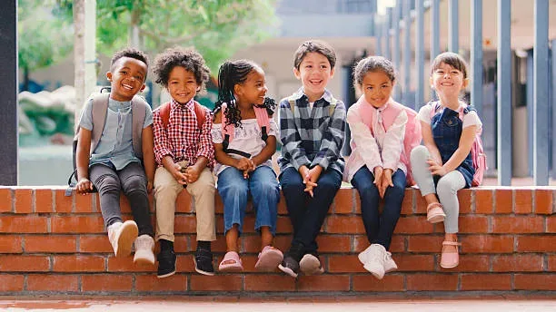 Quanto gastar com a escola dos filhos sem comprometer o orçamento familiar