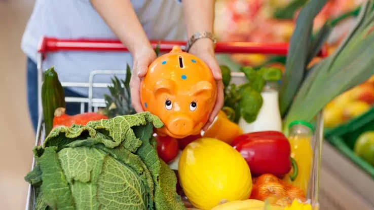 Quanto gastar com alimentação sem destruir o orçamento